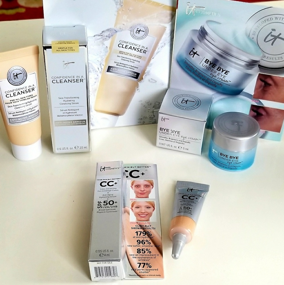 *SOLD* IT Cosmetics 3 Piece Mini Bundle